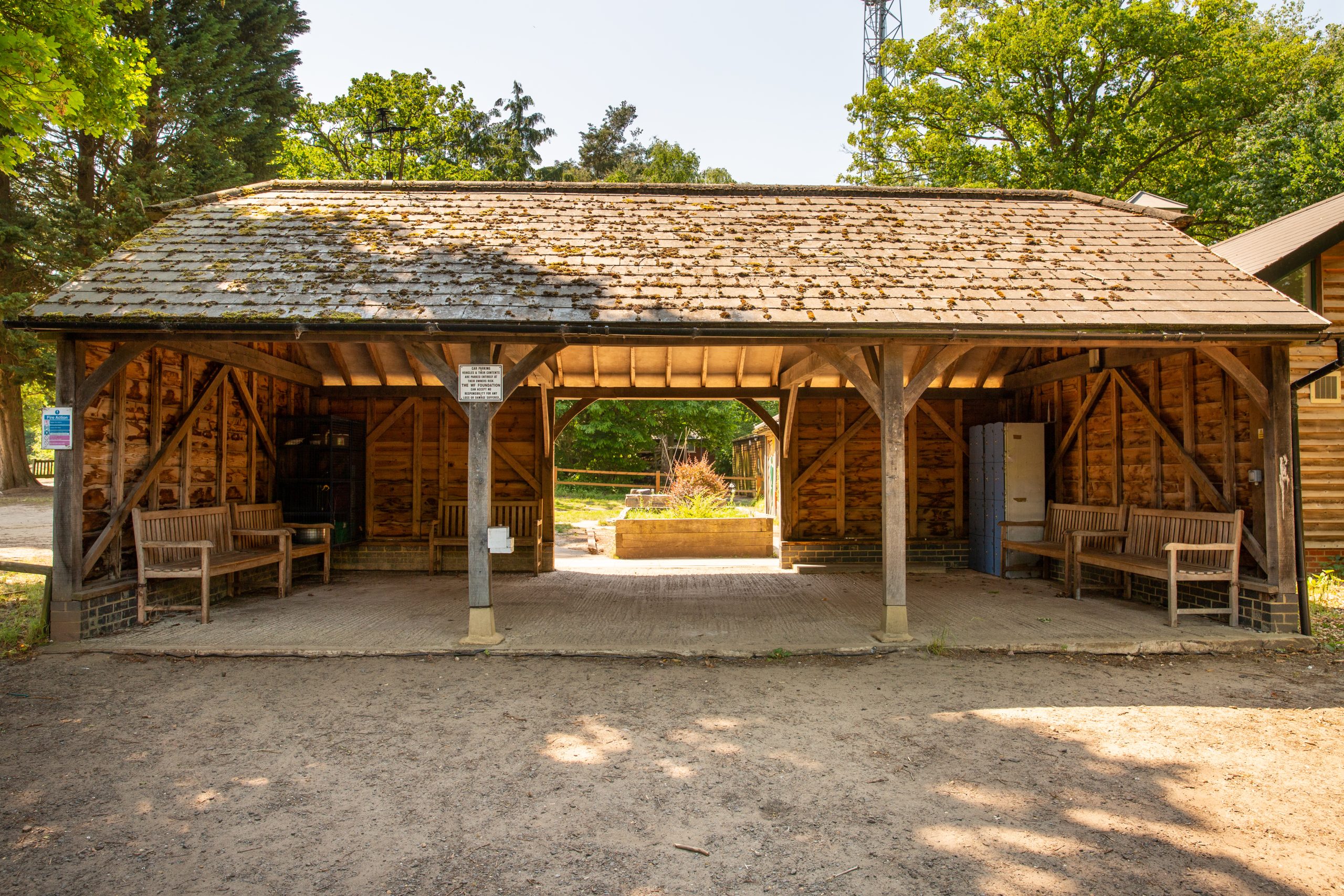 3 bay oak framed garage Round Wood