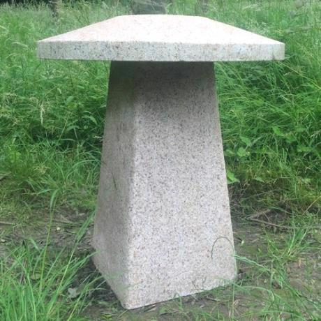 Granite, umbonate mushroom, staddle stone with no pin - 600/300mm x 670mm high