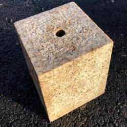 Granite, tapered square, staddle stone with no pin