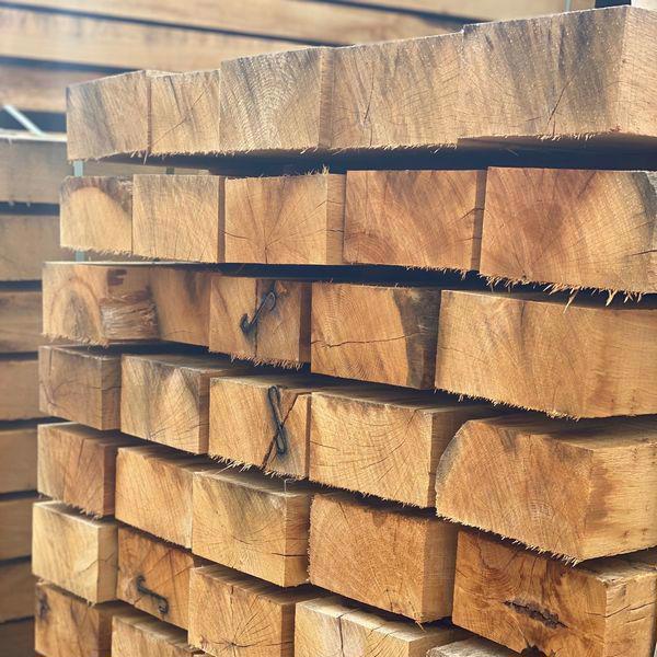 Oak sawn finish sleeper