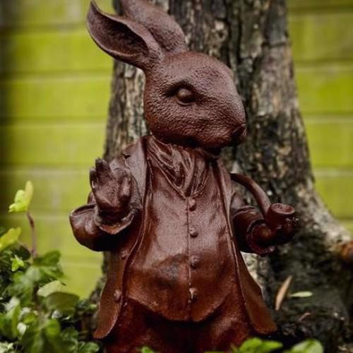Cast Iron Woodland Creature – Rabbit With Pipe Statue