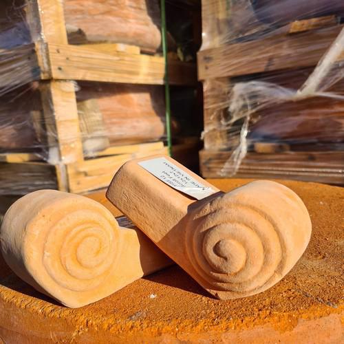 Terracini - Swirl Medium Pot Feet - Terracotta