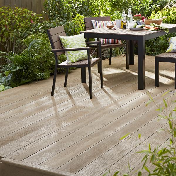 Millboard Decking Enhanced Grain Golden Oak