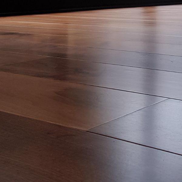 ROUND WOOD Engineered Walnut Floor Board - Smooth, Pre-oiled