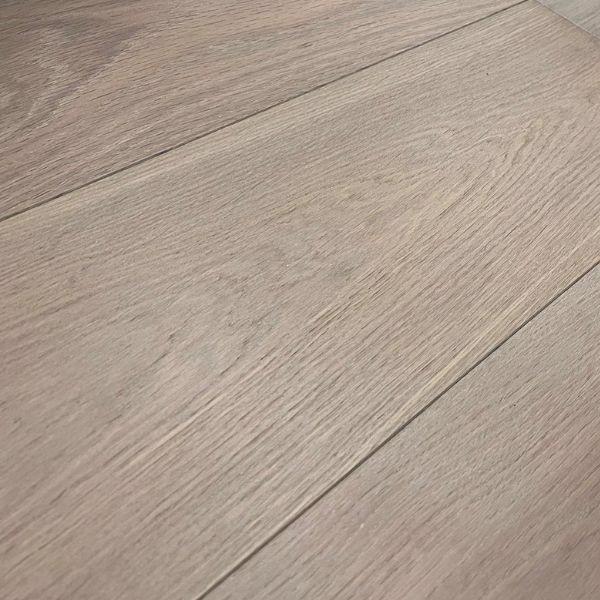 ROUND WOOD Engineered Oak Floor Board - Brushed, UV-lacquered, Colour 3